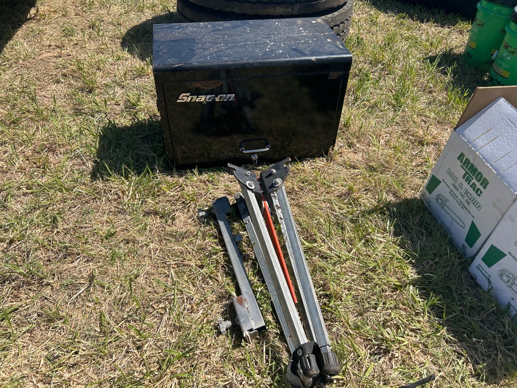 Snap-On Tool Box and Tripod Stand