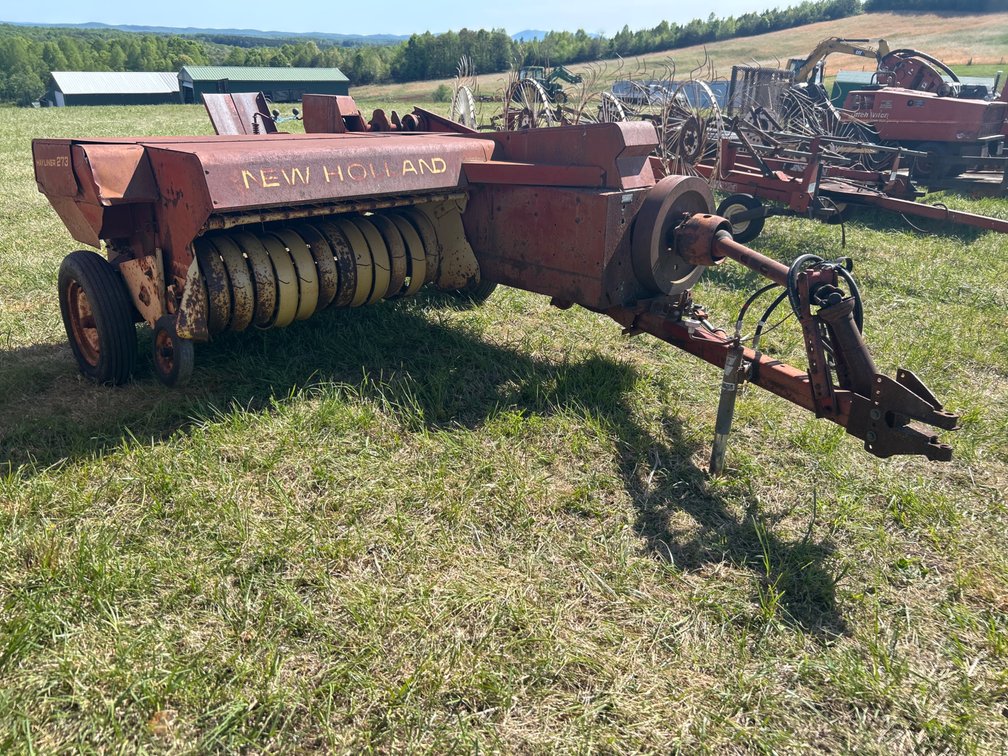 New Holland Hayliner 273 Square Baler
