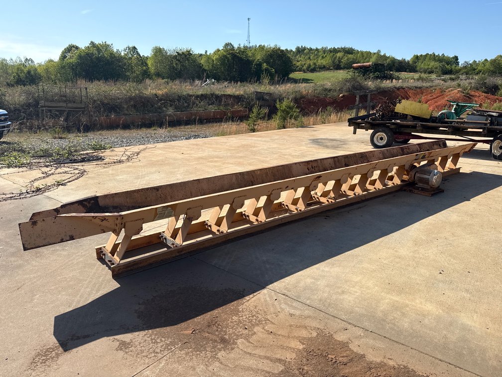 Fulghum Ind Shaker conveyor