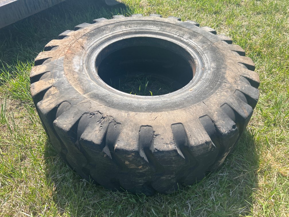 Advance E-3/L-3 Rock Regular 20.5-25 Nylon Tubless Tire
