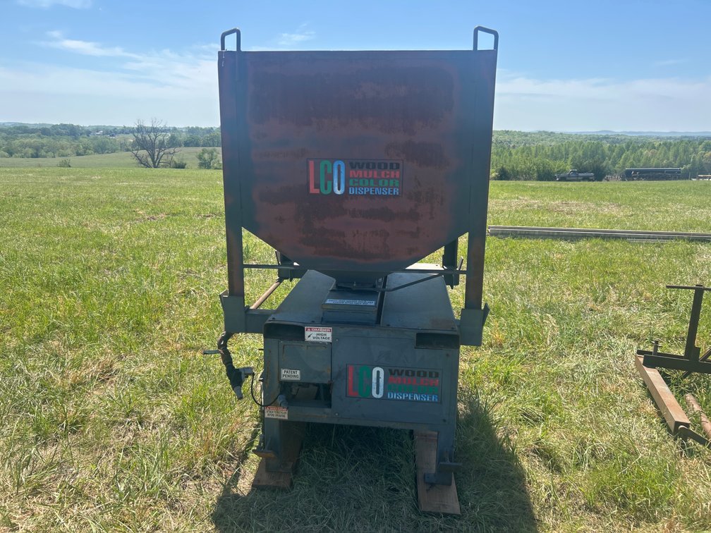 LCO Wood Mulch Color Dispenser