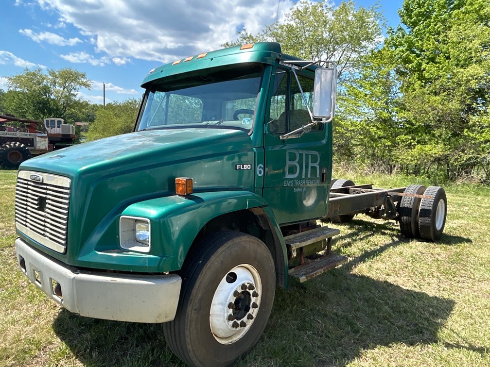 2000 Freightliner FL80