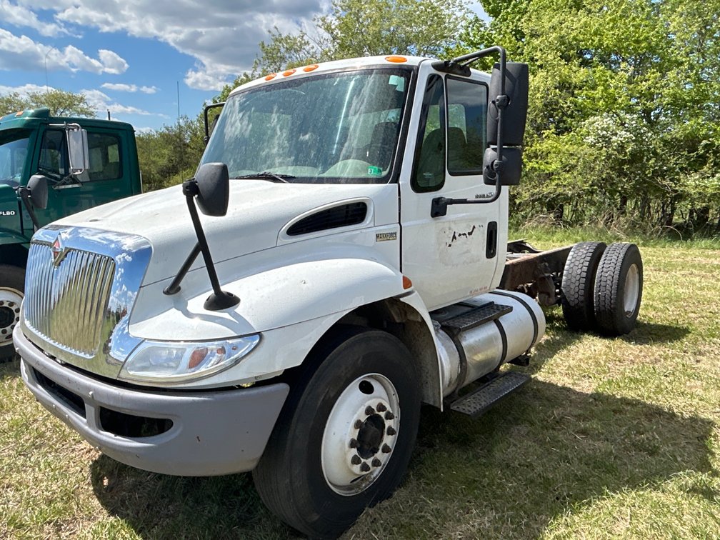 2011 International 4300 SBA 4x2