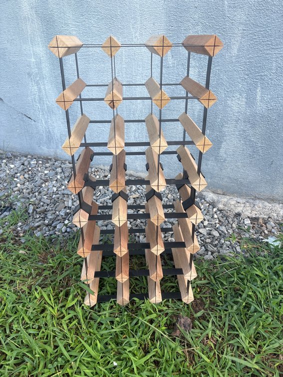 Wine bottle holder