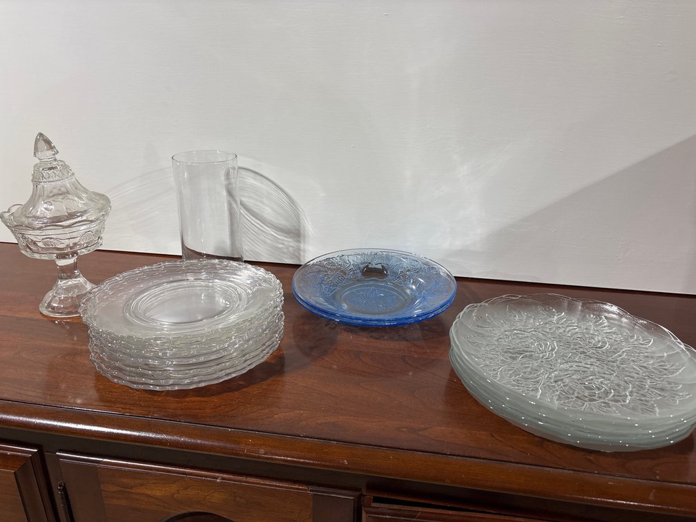 Lot of lot clear and blue glassware