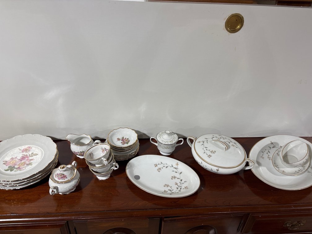 Assorted china ware