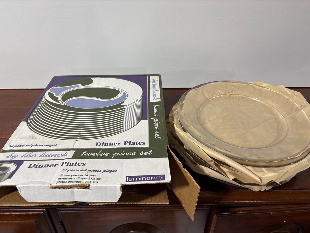 Lot of glass dinner plates