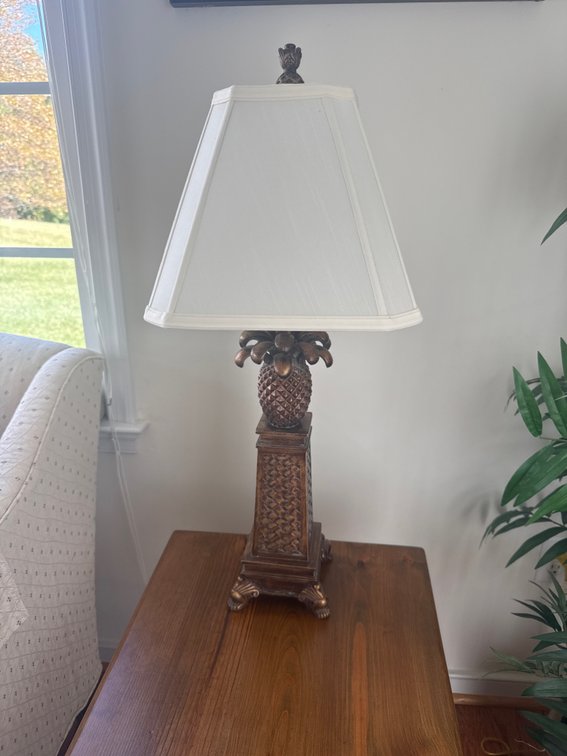Bronze-Finish Pineapple Motif Table Lamp with Shade