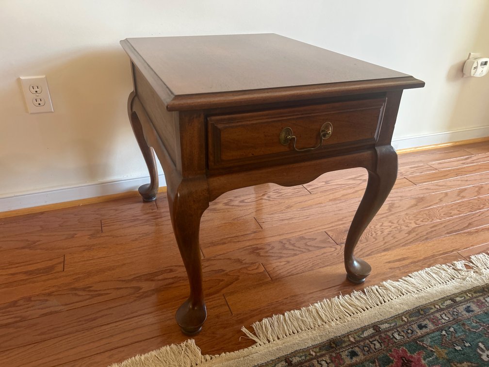 Queen Anne Style Wooden Side Table with Drawer