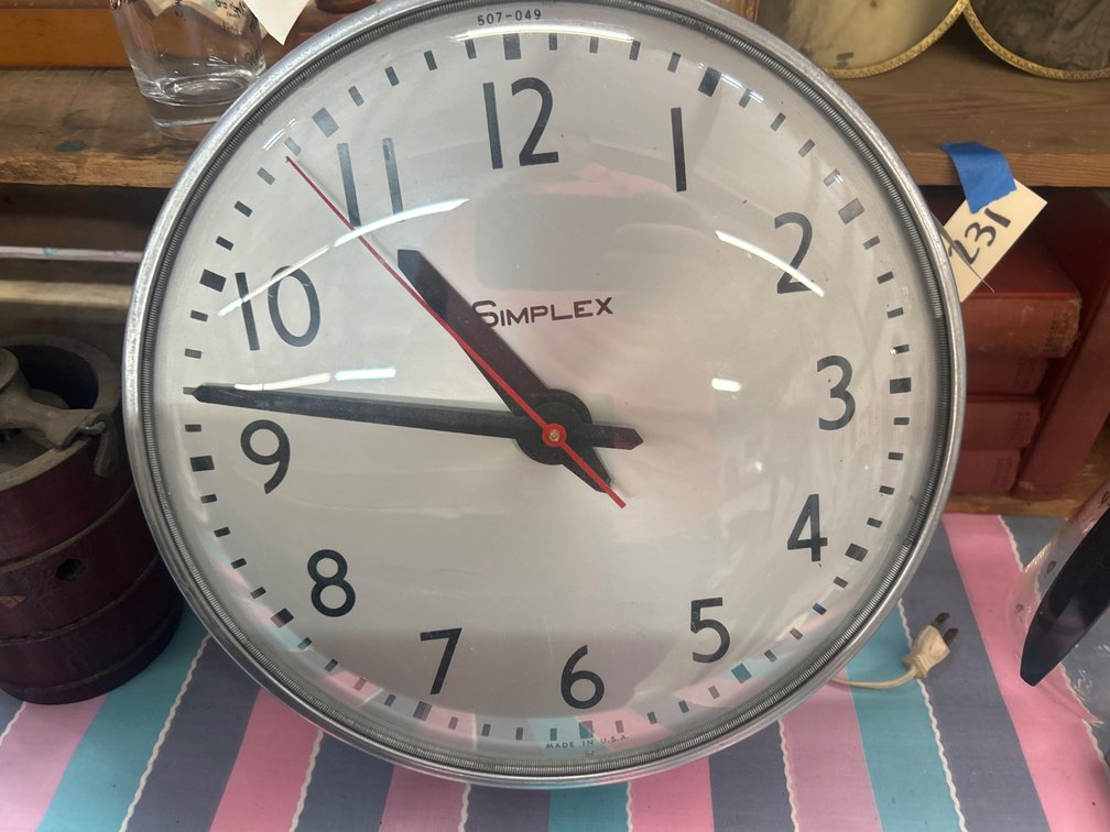 Simplex 507-049 Round Electric Wall Clock