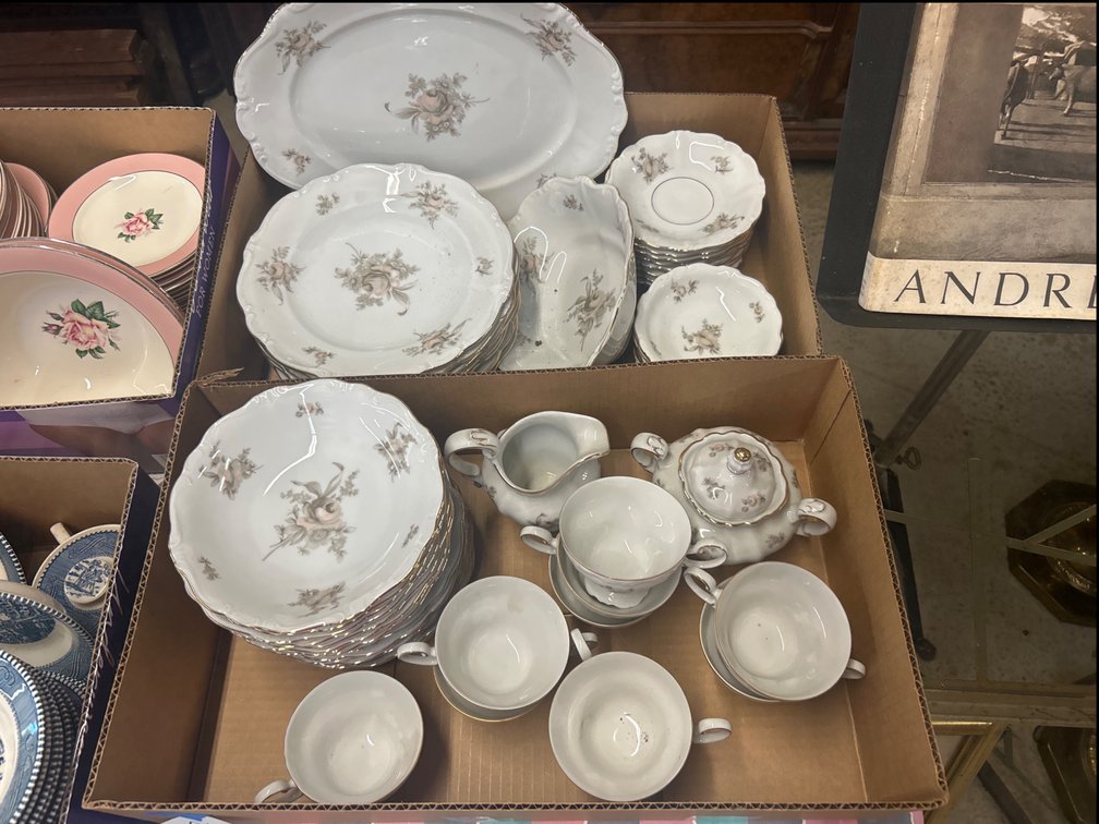 Floral Porcelain Dinnerware Service with Gilt Trim
