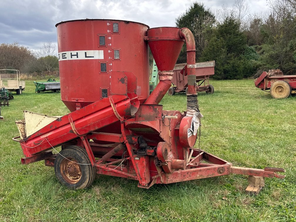 Gehl MIX-ALL Feed mixer