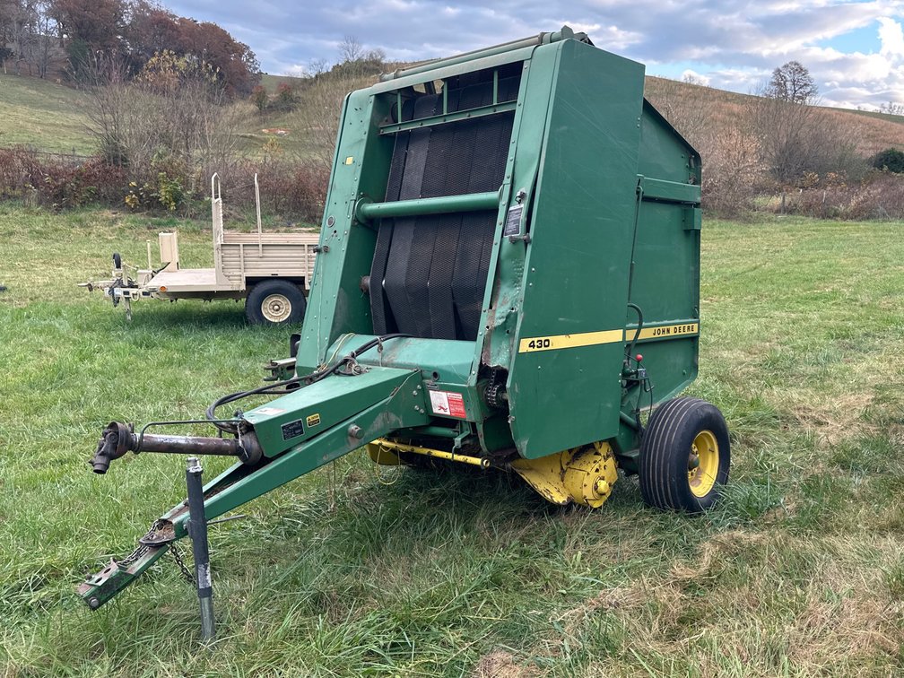 John Deere 430 Round baler