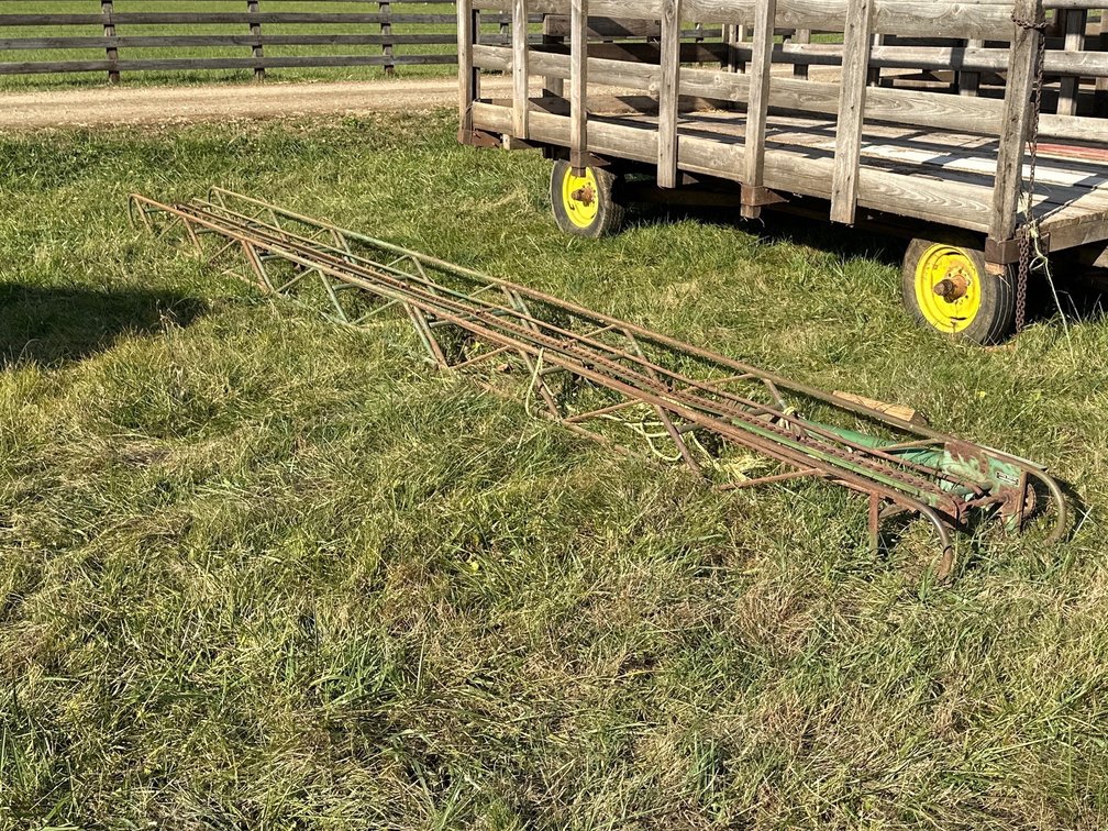 John Deere 200 Hay elevator