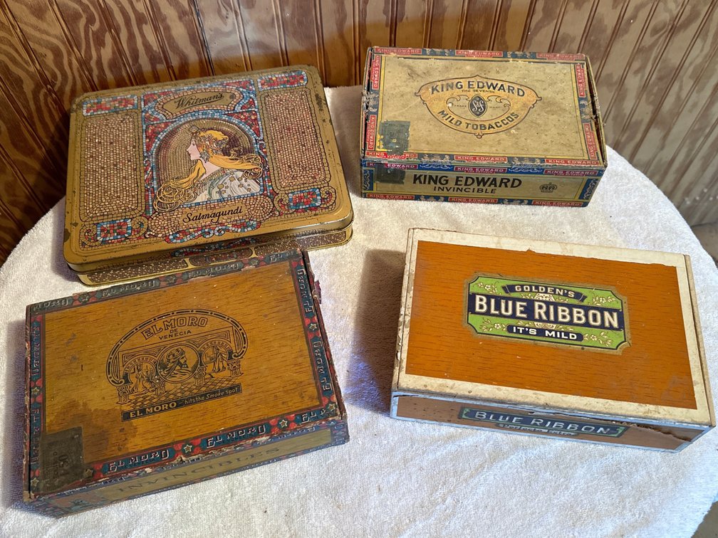 Collectible boxes