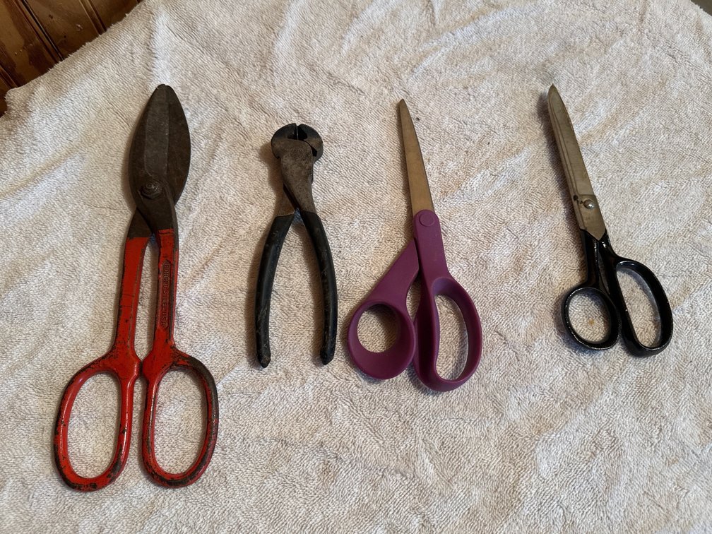 Assortment of cutting tools 