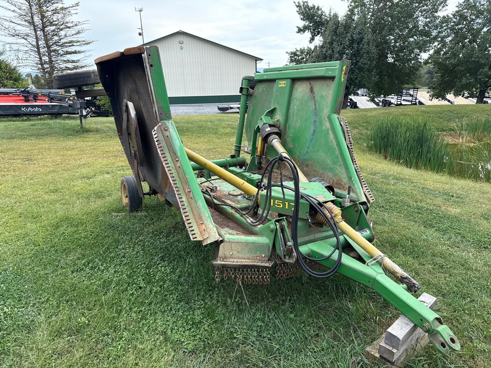John Deere 1517 Batwing Bushog
