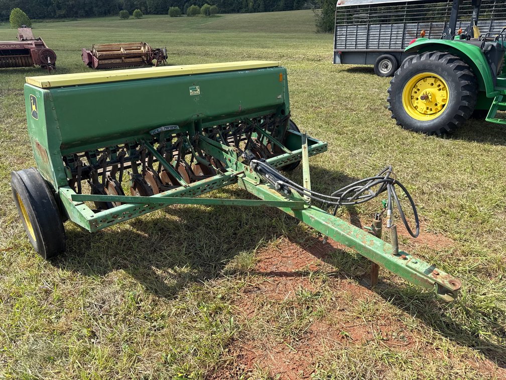 John Deere 8200 seed drill