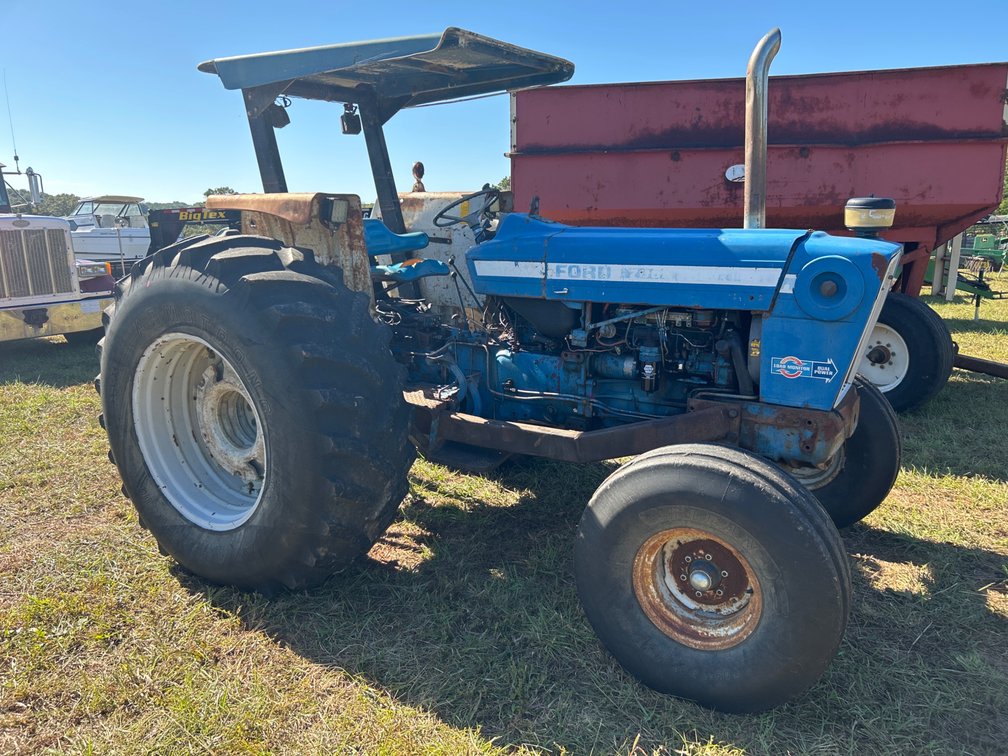 Ford 7600 Tractor