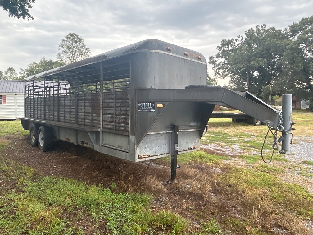 1994 Stoll Trailers Inc. 24’ Livestock Trailer