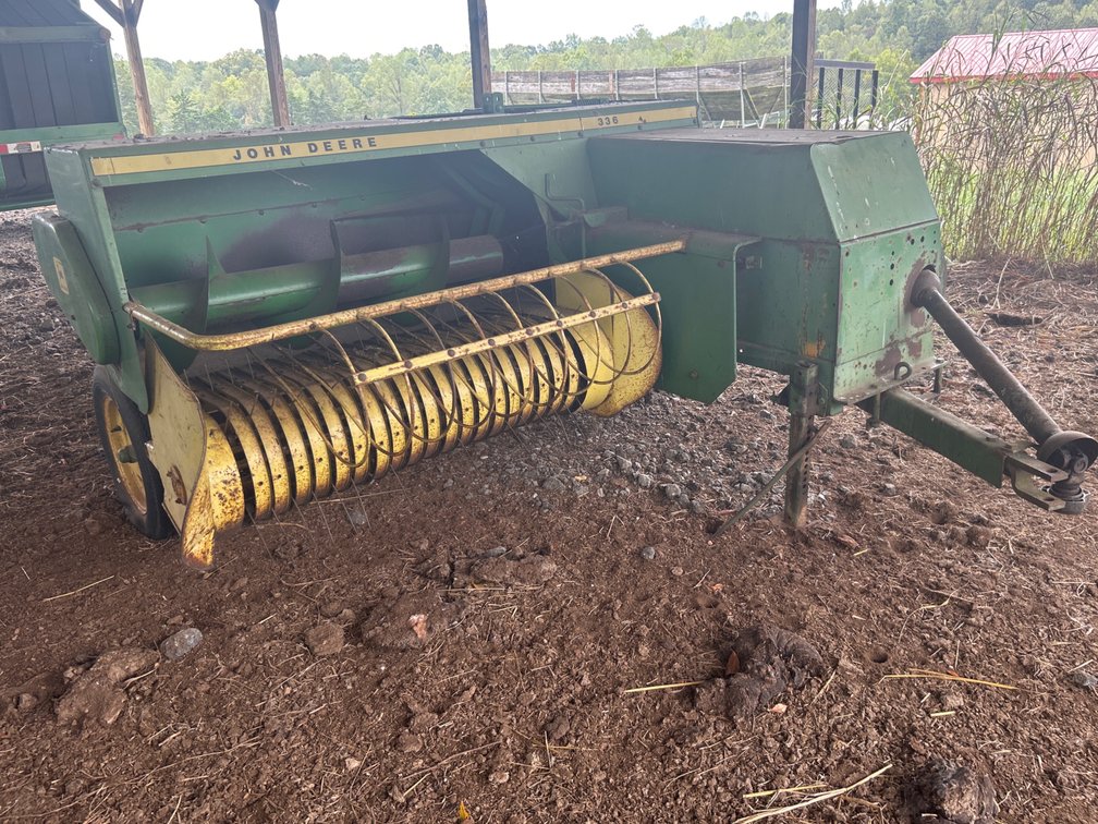 John Deere 336 Square Baler