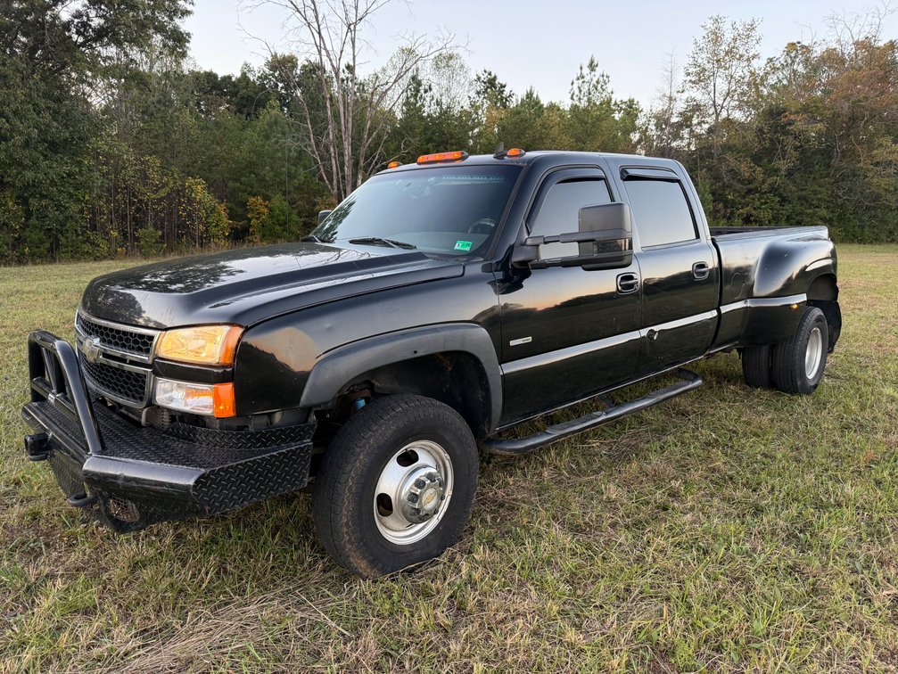 2006 Chevy 3500 HD DRW Truck