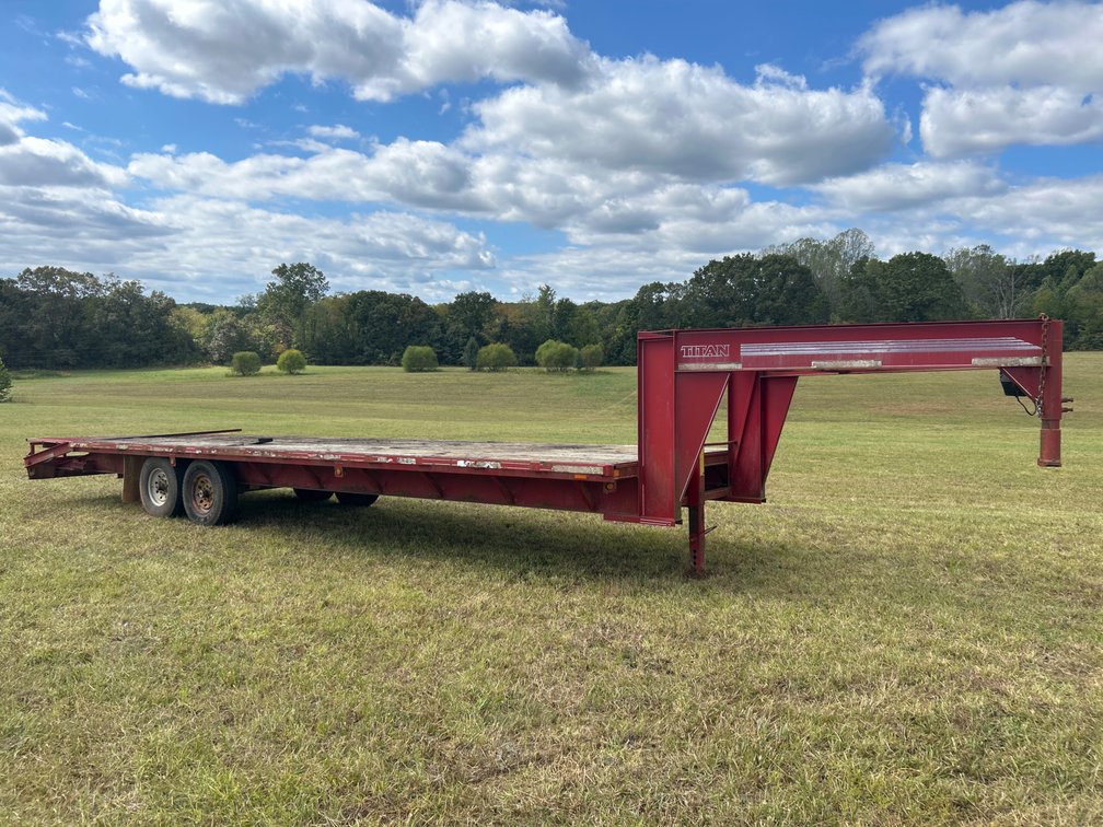 2002 Titan Equipment Gooseneck Trailer