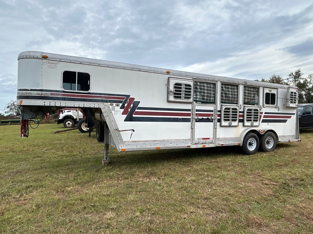 1992 Sooner Dynasty Livestock Trailer