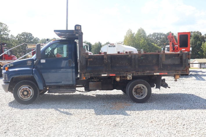Image for 2005 GMC C5500 DUMP TRUCK
