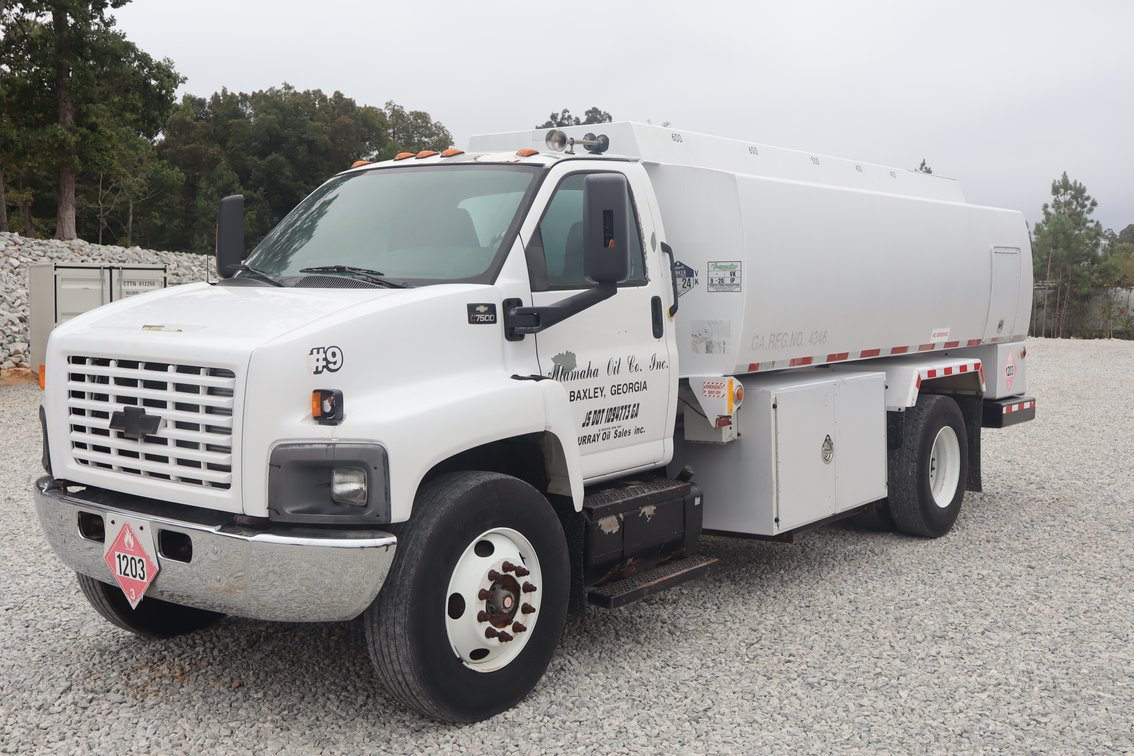2005 CHEVROLET C7500 FUEL TRUCK