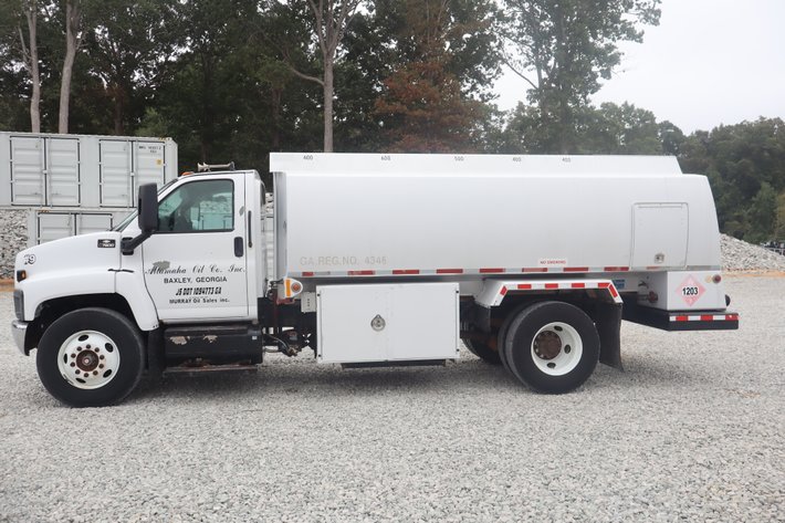 Image for 2005 CHEVROLET C7500 FUEL TRUCK