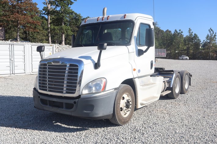 Image for 2016 FREIGHTLINER CASCADIA 125