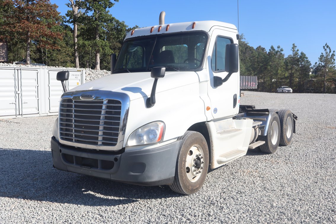 2016 FREIGHTLINER CASCADIA 125