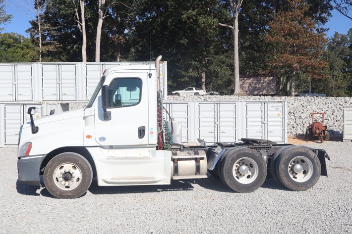 Image for 2016 FREIGHTLINER CASCADIA 125