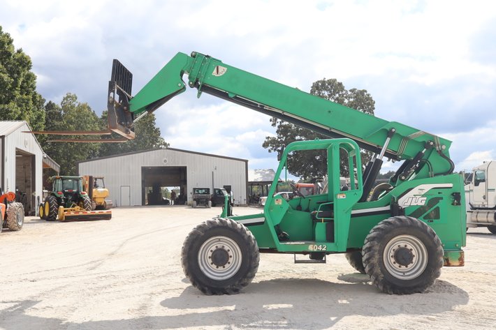 Image for 2014 SKYTRAK 6042 TELEHANDLER