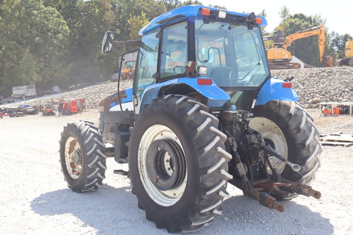 Image for 2005 NEW HOLLAND TM140
