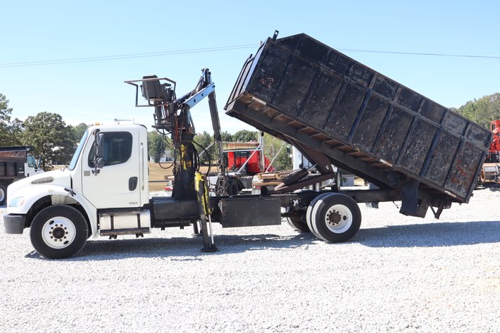 Image for 2007 FREIGHTLINER GRAPPLE TRUCK