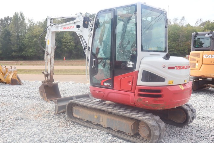 Image for 2021 TAKEUCHI TB250-2 MINI EXCAVATOR