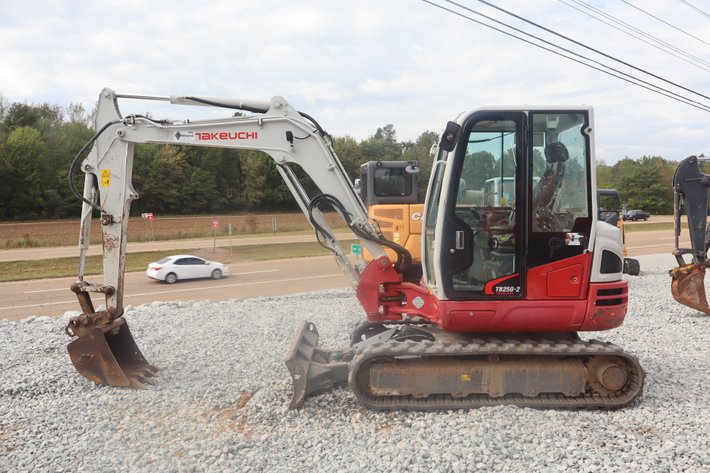 Image for 2021 TAKEUCHI TB250-2 MINI EXCAVATOR