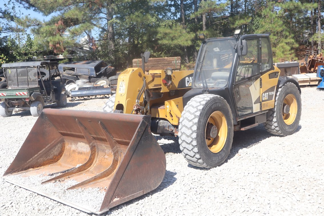 2007 CAT TH220B TELEHANDLER