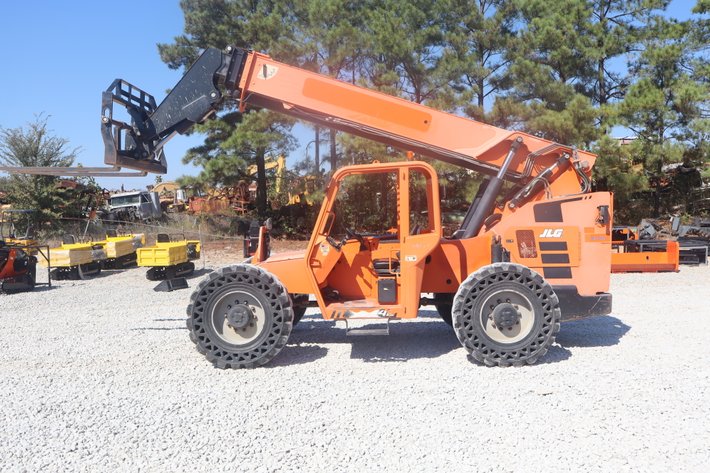 Image for 2017 JLG 8024 TELEHANDLER
