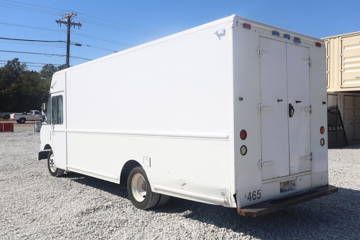 Image for 2004 FREIGHTLINER MT35 — UTILIMASTER STEP VAN