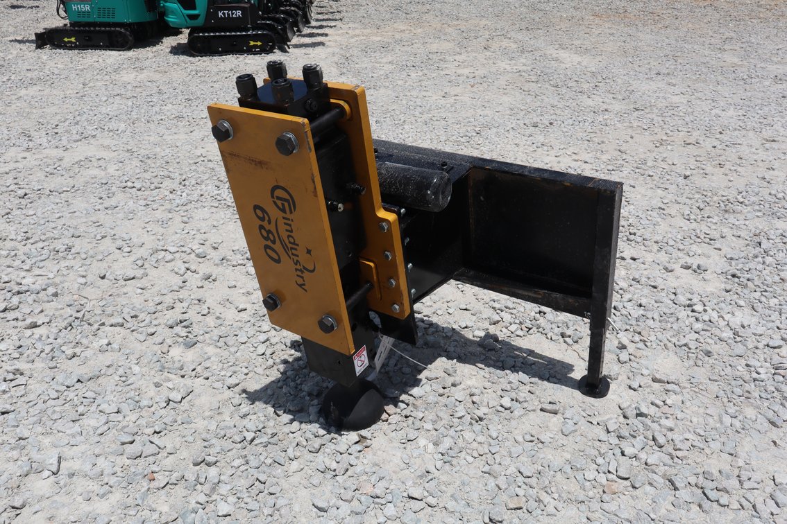 HYDRAULIC POST DRIVER