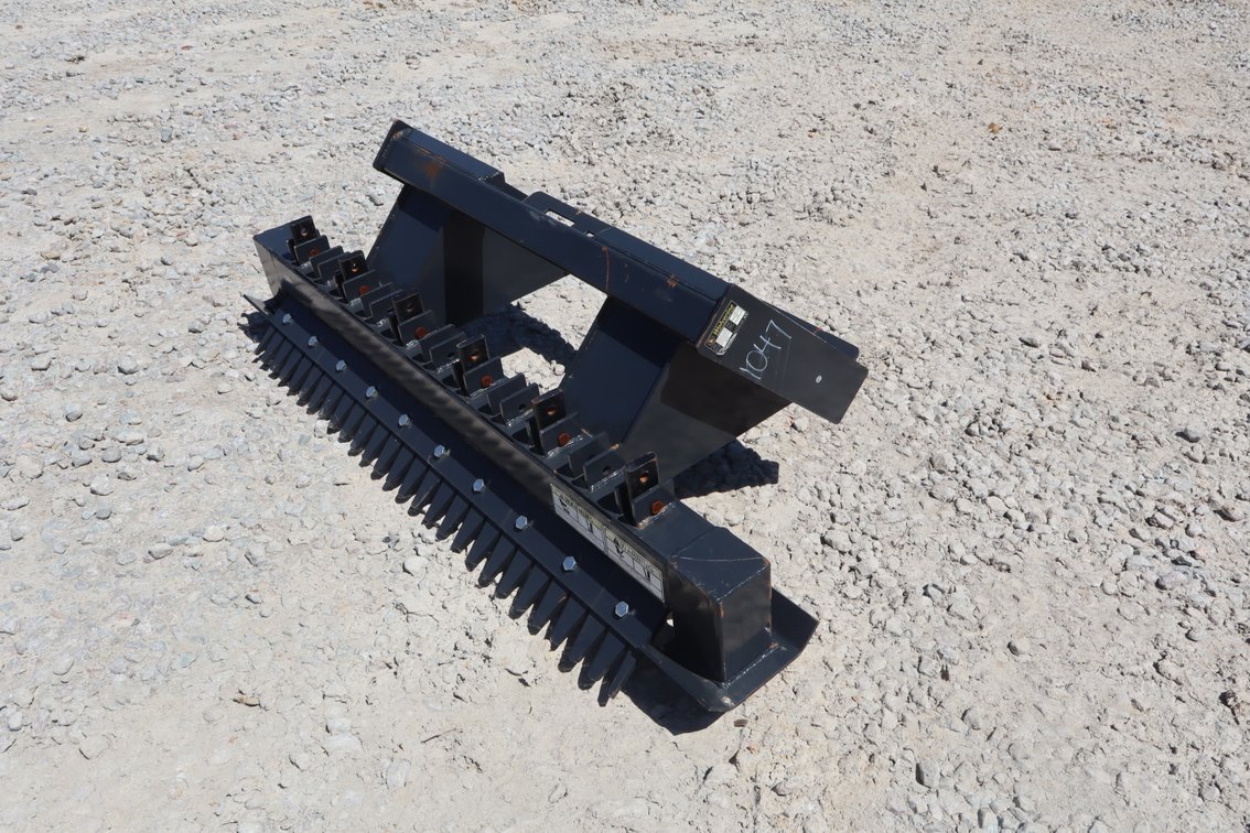SKID STEER RIPPER