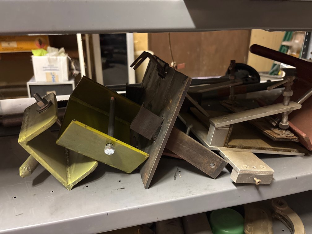 (1) Shelf Landing Gear Jack Pads