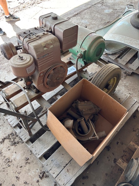 Pallet with Generator