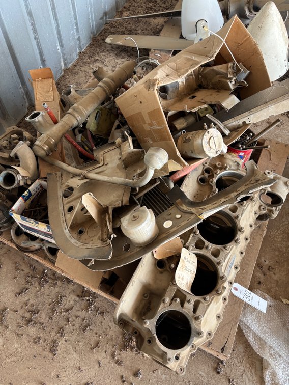 Continental TSIO-520-UB Engine (disassembled)
