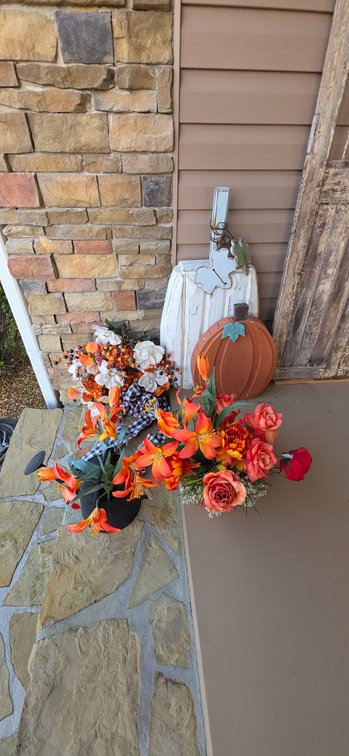 Pumpkin & Floral Decor