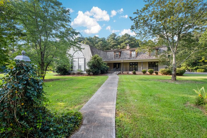 Image for The Travis and Jane James Estate: 09.19.26