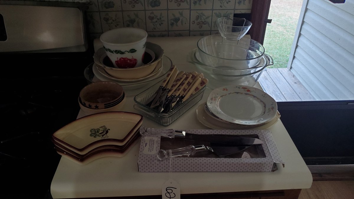 Glassware (on counter)